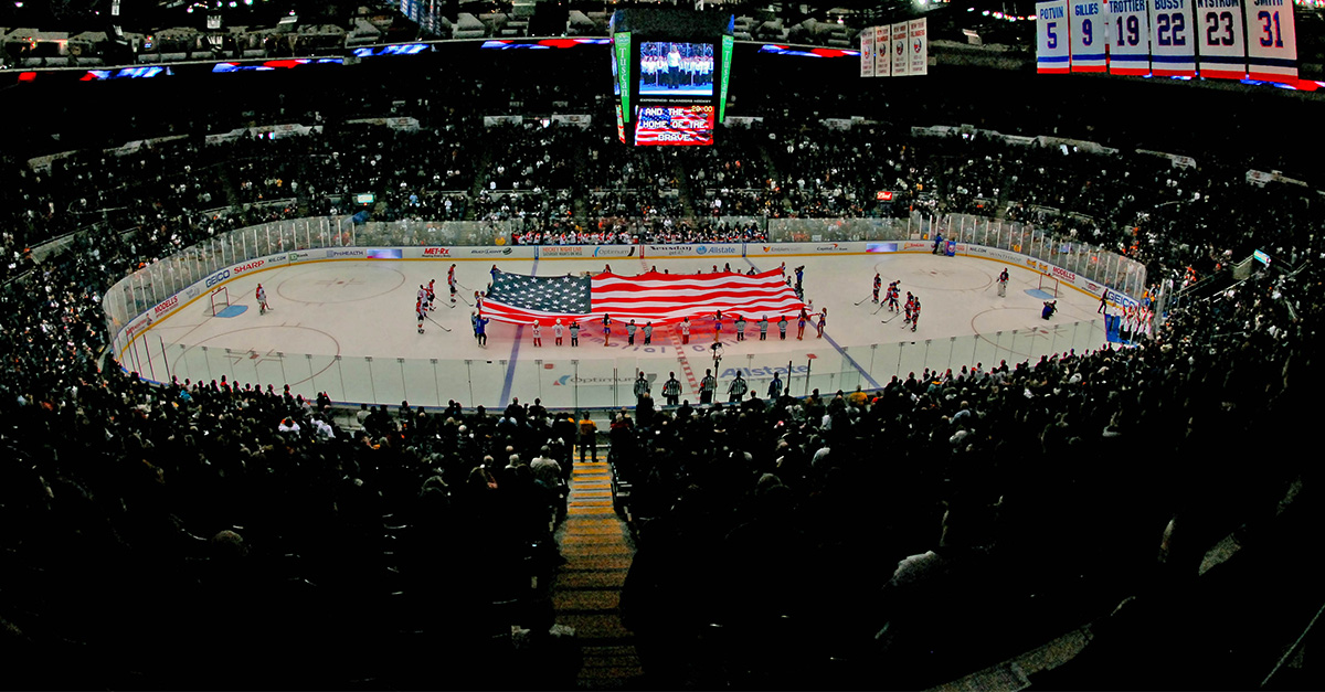 Land Of The Free New York Islanders Fans Show Their Love For America In Moving Sing Along To National Anthem Standing For Freedom Center